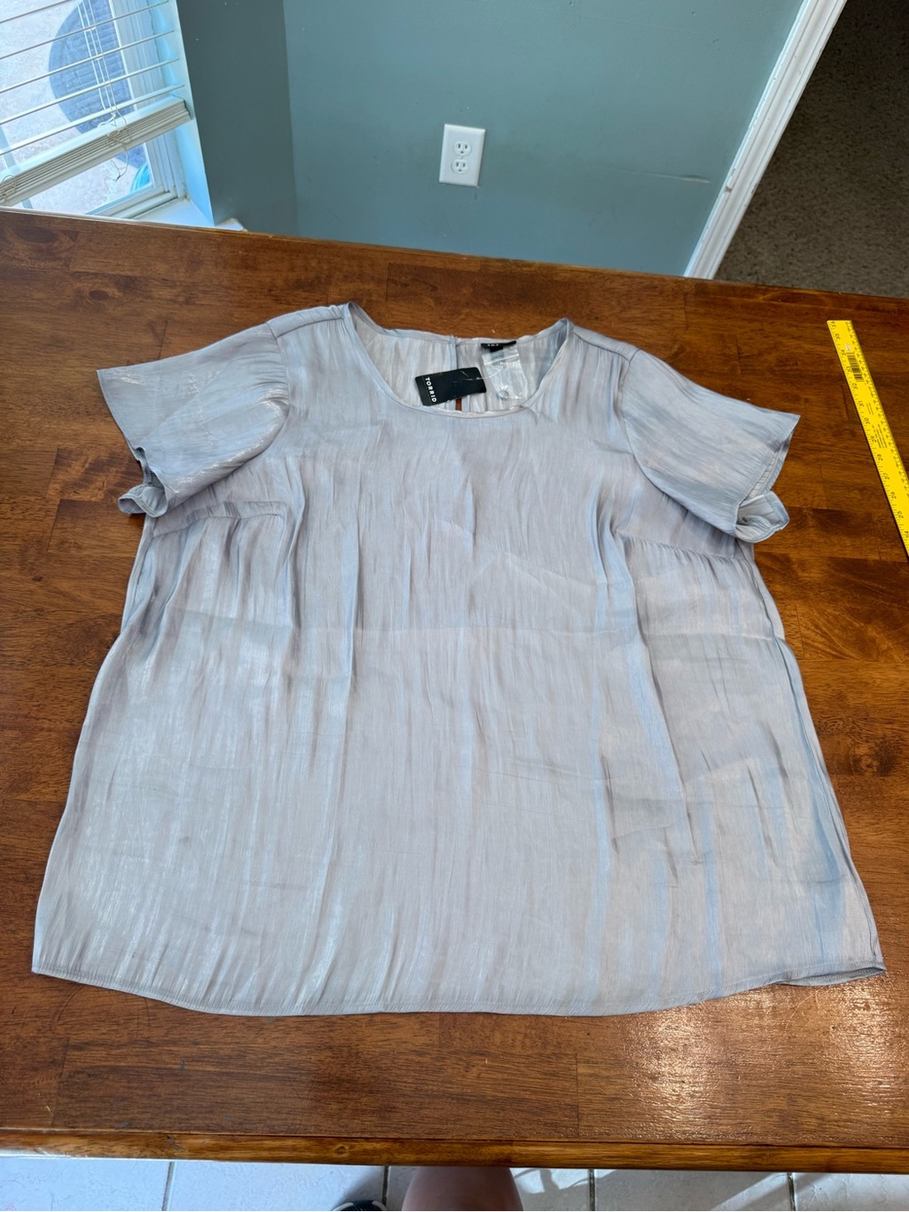 Torrid Abbey Iridescent Flutter Short Sleeve Top Silver Metallic Blouse sz 1 1X